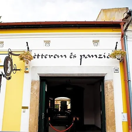 Mathias Rex 3* Szentendre