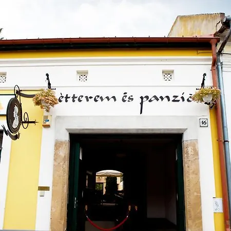 Mathias Rex 3* Szentendre